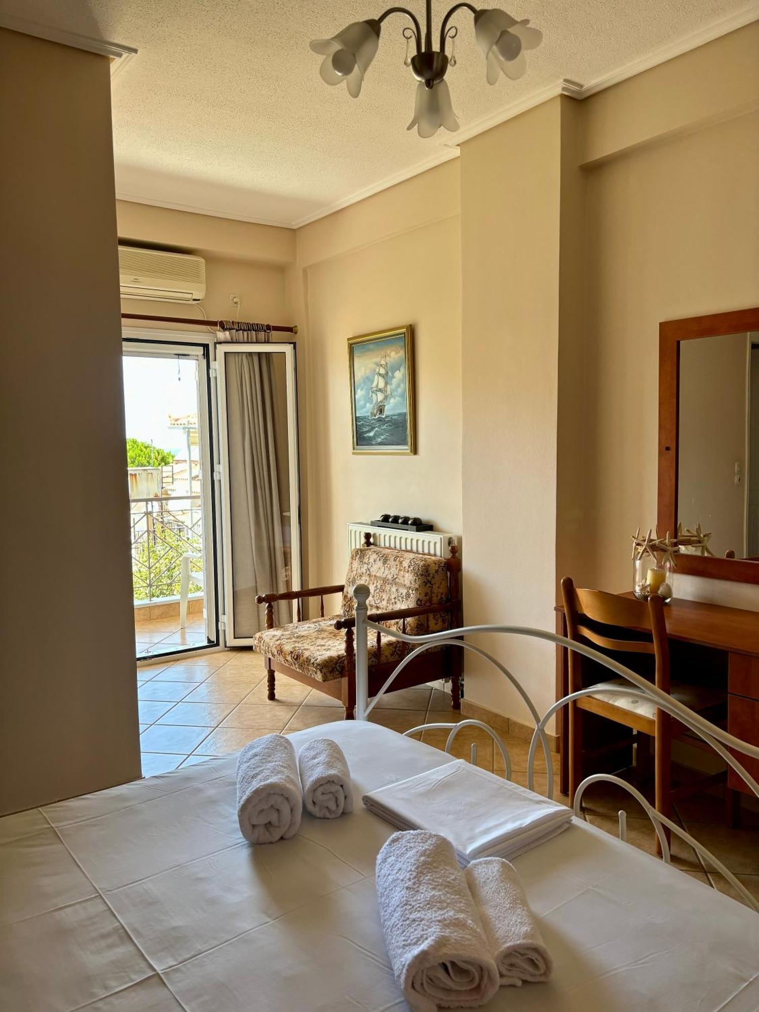 "Twin Apartments" In Kyparissia Ngoại thất bức ảnh